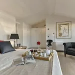 An amazing apartment in Oltrarno